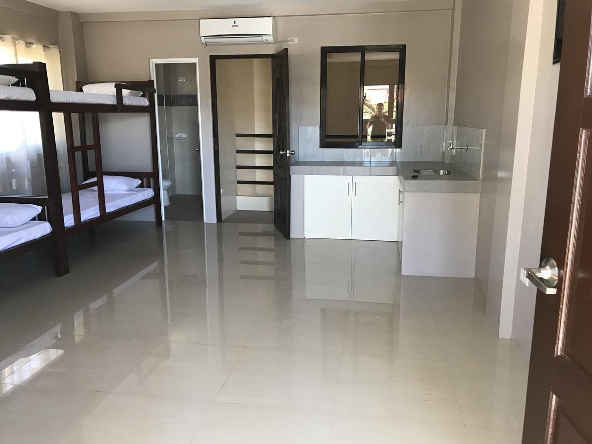 فندق Reddoorz El Senor Jesus Apartelle Vigan Ilocos المظهر الخارجي الصورة